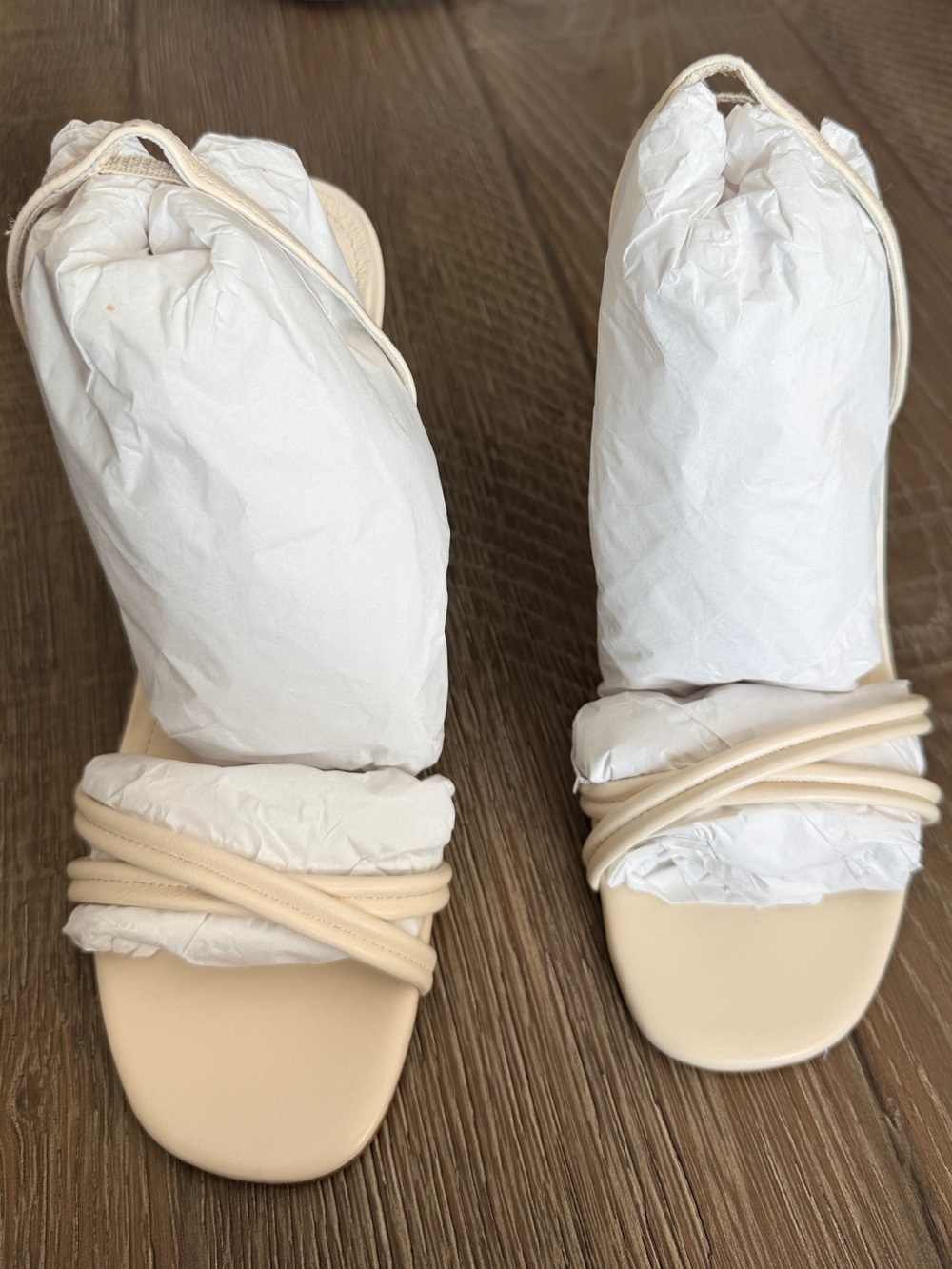 NWT Larroude Annie Sandals Size7